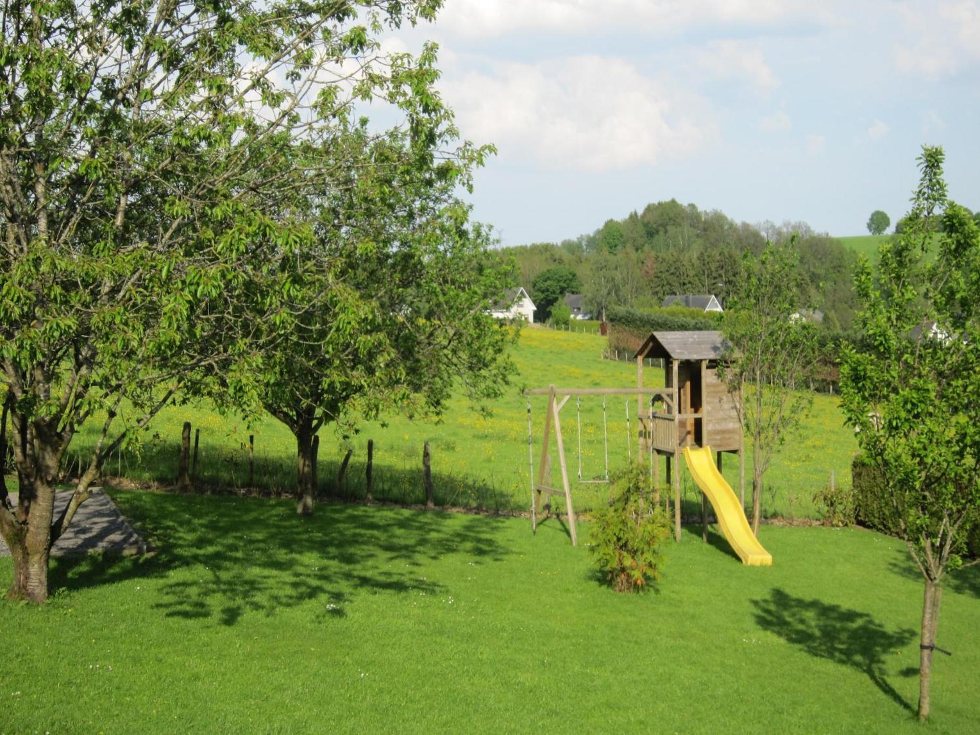 Contemporary Holiday Home In Houffalize With Private Garden Exterior photo